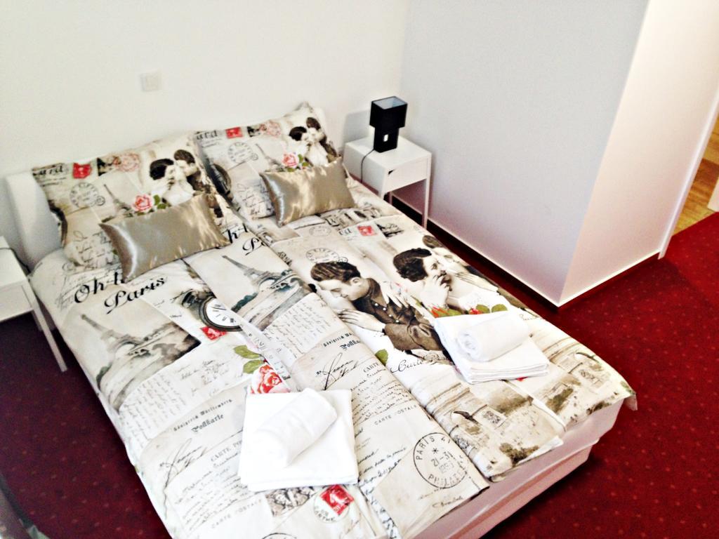 Red Carpet Rooms ซาเกร็บ ห้อง รูปภาพ